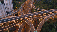 <b>的所有者和利用者之间能够进行出租出售或做其</b>